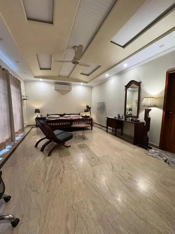Slightly Used One Kanal Bungalow For Sale in DHA Phase 5, Lahore