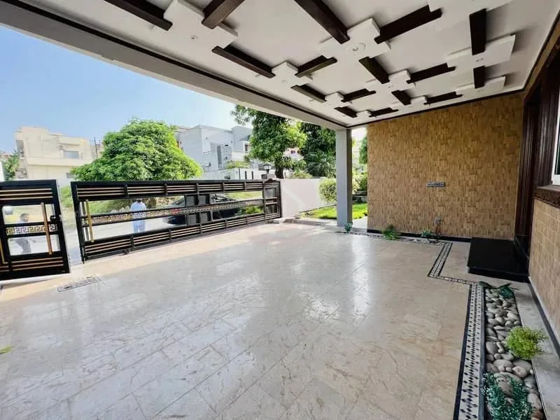 Well-Maintained Used House with Gas for Sale