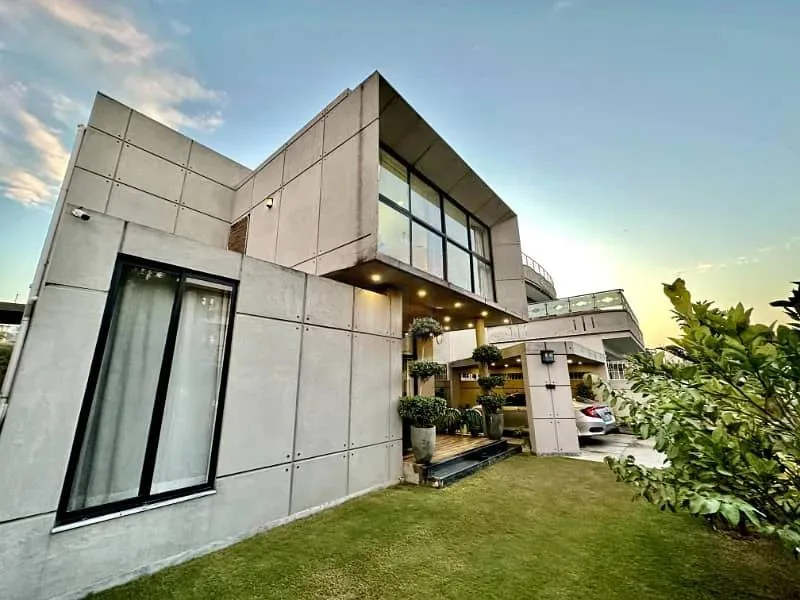 1 Kanal Stylishly Crafted House Available in DHA-2