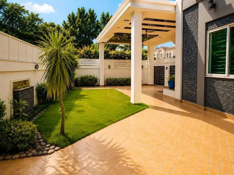 Prime Location: F-6/3 Old House for Investment Opportunity
