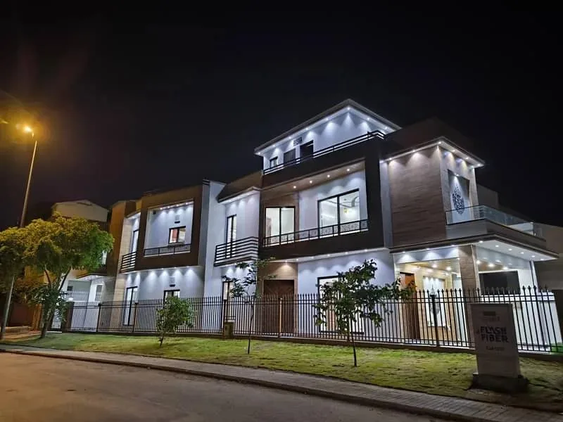 10 Marla Corner House in DHA Defence with Solar System