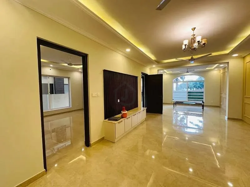 Stunning 10 Marla House Available in Bahria Enclave Islamabad Sector C1
