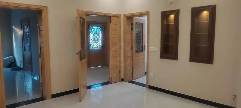 Stylish 10 Marla Home Available in Bahria Enclave Sector J, Islamabad