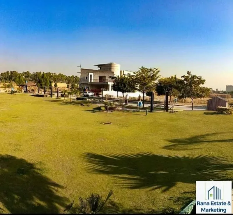 Central House Available in Top City 1 - Block I