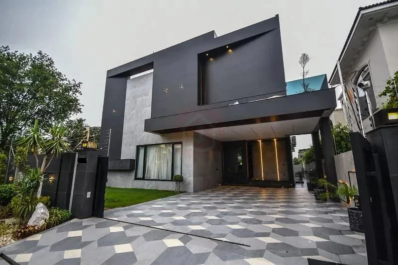 Corner 1 Kanal Luxury Bungalow with Basement in DHA Phase 5, Lahore