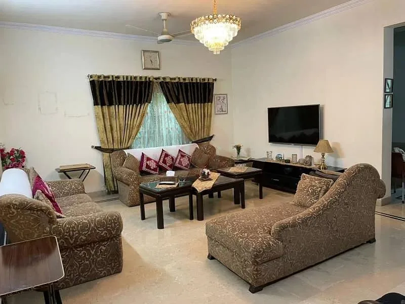 Modern 6-Bedroom Bungalow on One Kanal in DHA Lahore