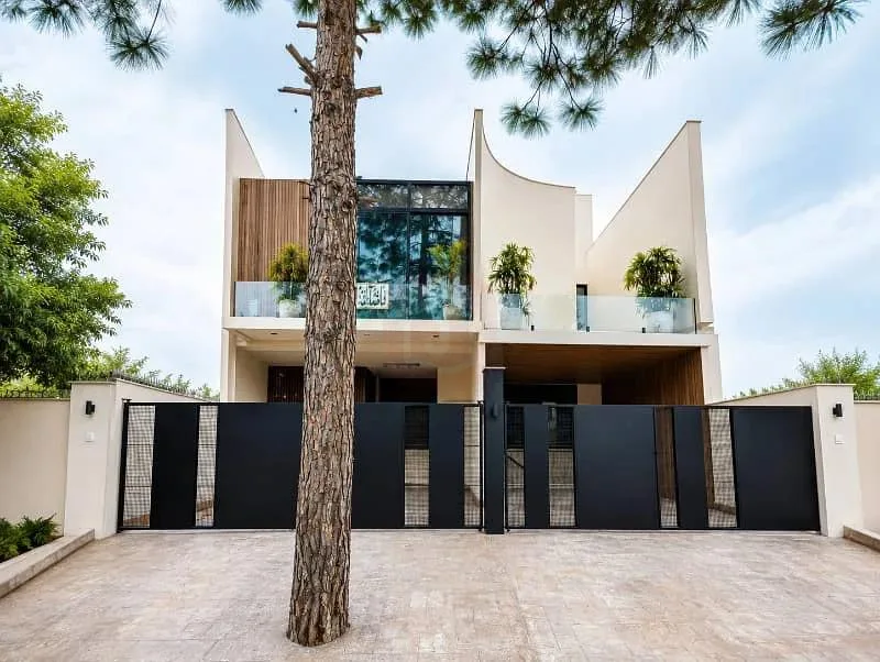 Modern House Available For Sale In F-6 Islamabad