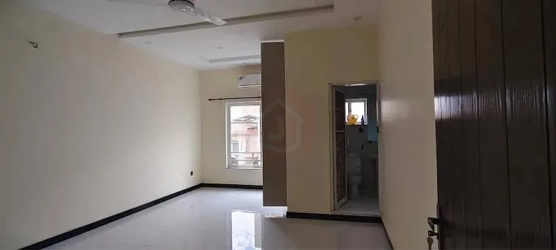 10 Marla Elegant Home with Basement for Sale in Bahria Enclave Sector C1, Islamabad
