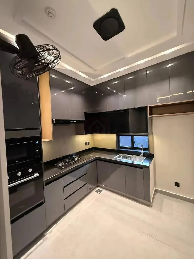 Stylish 8 Marla House with Basement for Sale at a Great Price