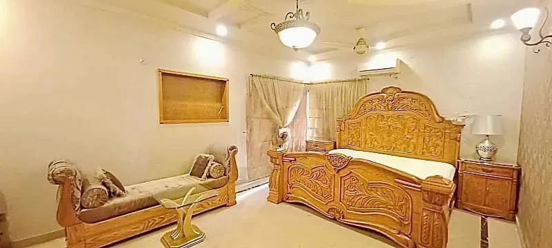 Modern One Kanal Bungalow in DHA Lahore Near Park and Market