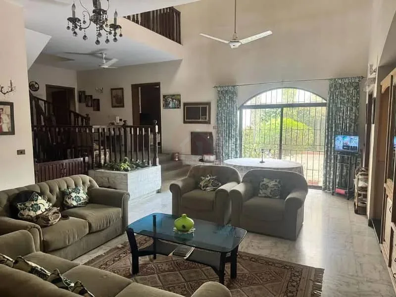 Beautiful 2 Kanal Basement Bungalow for Sale in DHA Lahore