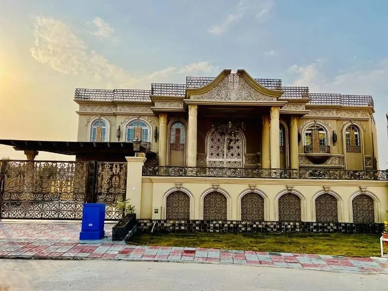 1.5 Kanal Victoria Designed Home Available for Sale in DHA I_R