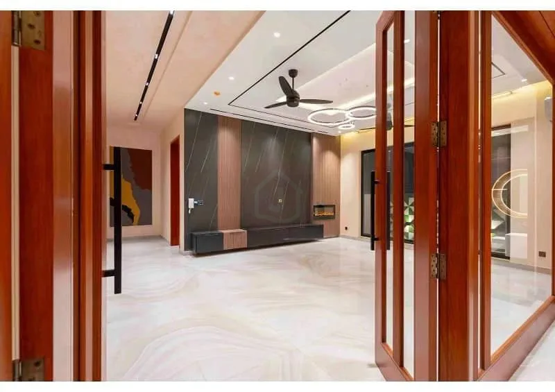 Stunning One Kanal Ultra-Modern Bungalow with Servant Quarters for Sale in DHA Lahore