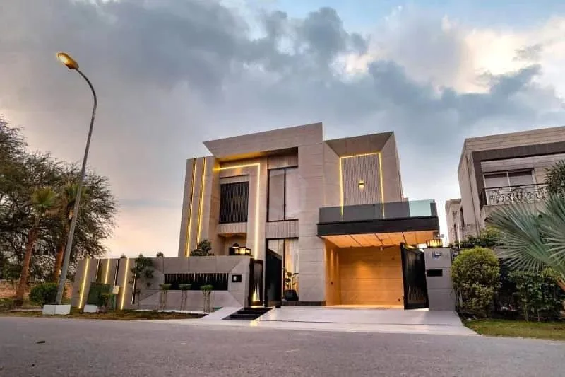 One Kanal Fully Furnished Luxury Bungalow with Servant Quarters in DHA Lahore