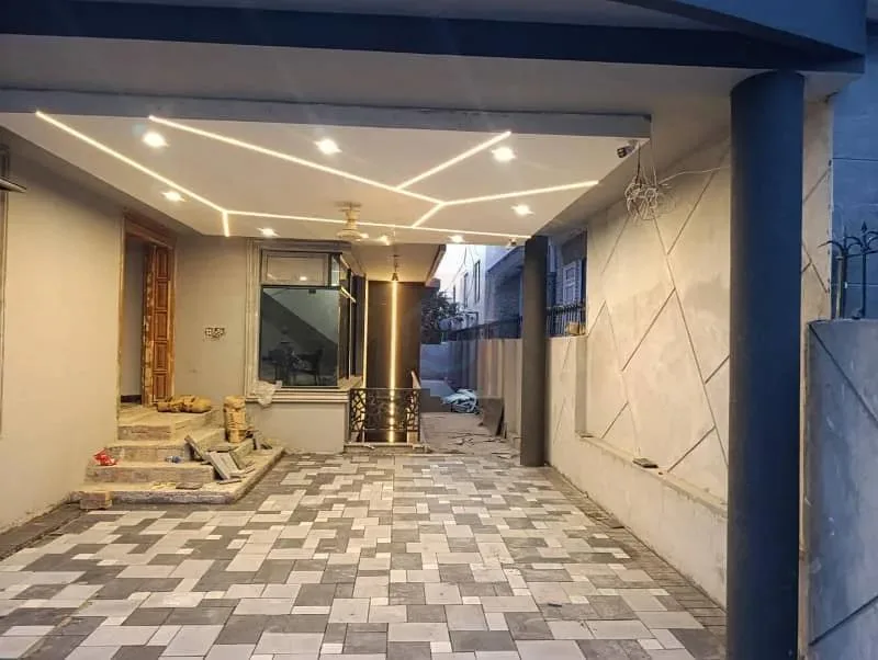 Stunning One Kanal Luxury Bungalow with Full Basement in DHA Lahore