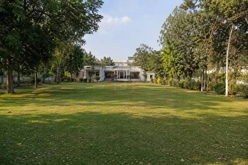 1777 SQYD House for Sale in F-8 Islamabad