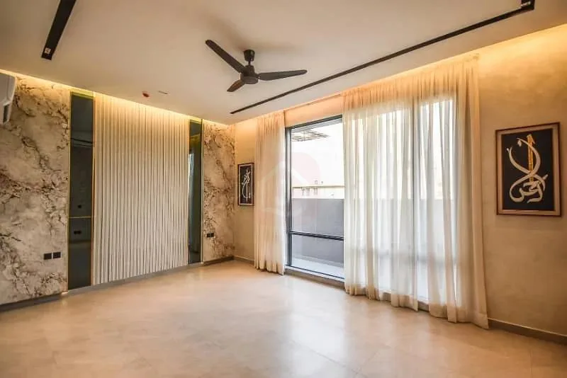 Luxury One Kanal House Available Near Defence Raya
