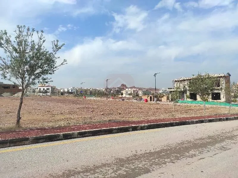 10 Marla Residential Plot Available in Bahria Enclave Sector M