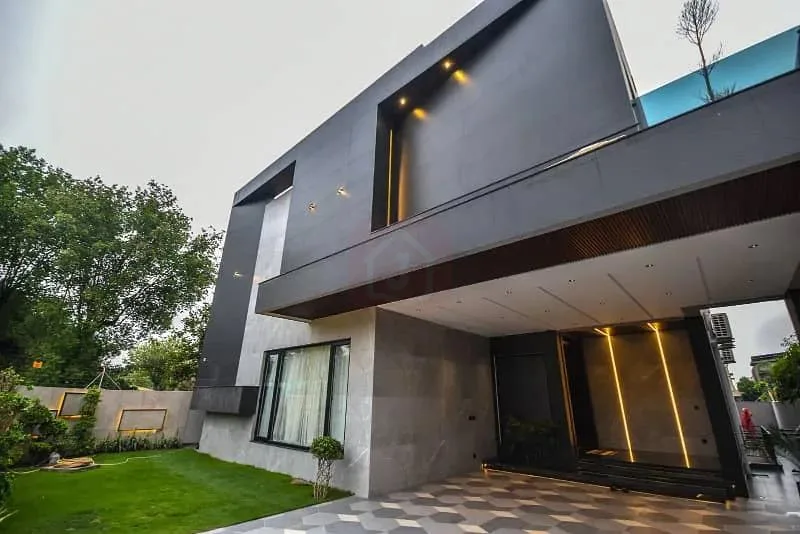 Corner 1 Kanal Luxury Bungalow with Basement in DHA Phase 5, Lahore