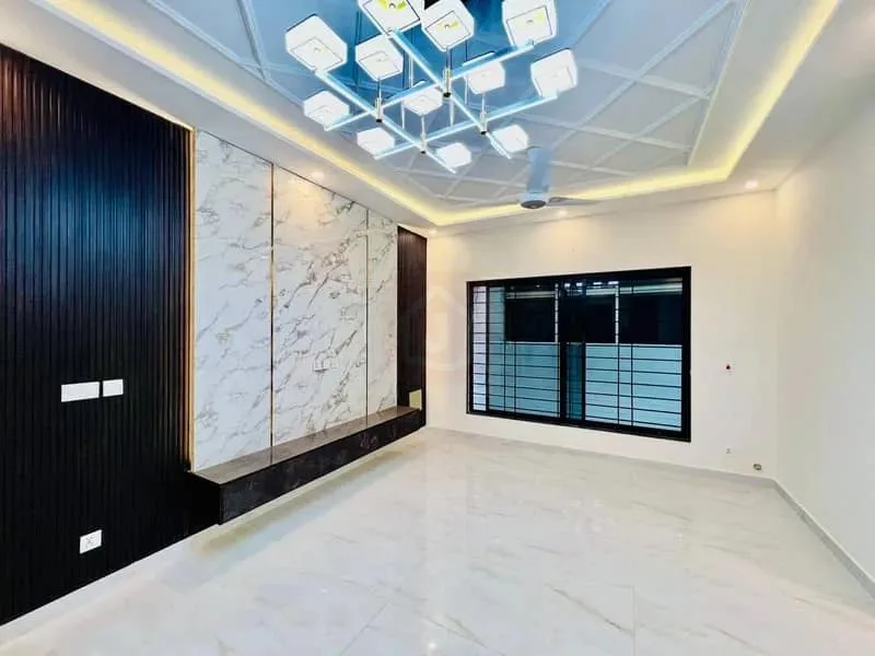 10 Marla Newly Constructed Stunning Home