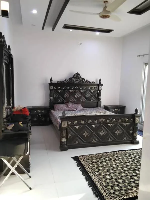 One Kanal Used Bungalow For Sale in DHA Lahore, Near Park and Market