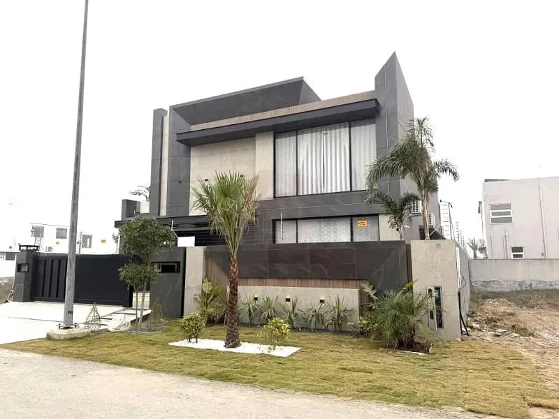 Stunning Fully Furnished One Kanal Bungalow with 2 Servant Quarters for Sale in DHA Lahore