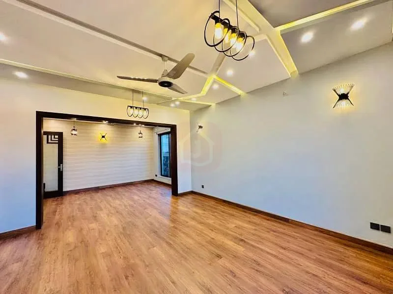 Modern 1 Kanal House with 6 Bedrooms for Sale in DHA Phase 2