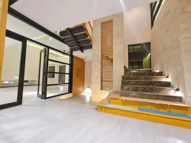 1 Kanal Stylish House Available in Sector C, Bahria Enclave Islamabad with 5 Bedrooms