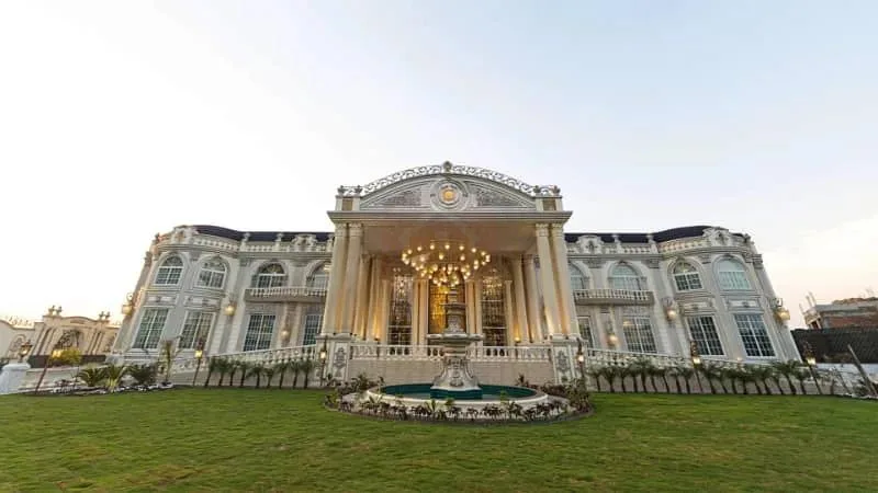 10 Kanal Fully Furnished House Available for Sale in Gulberg Green