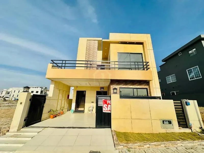 10 Marla New House Available in Emaar Canyon Views