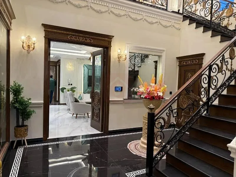 Stunning 1 Kanal Fully Furnished Luxurious Bungalow in DHA Phase 6
