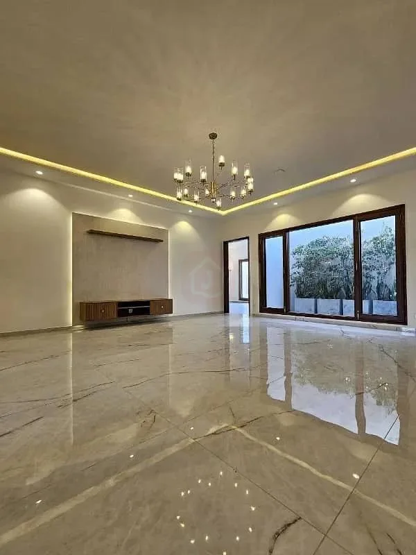 1 Kanal Beautifully Designed House Available in DHA I_R