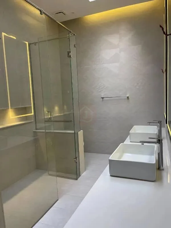 Stunning 1 Kanal House with 5 Bedrooms in Bahria Enclave, Sector C, Islamabad