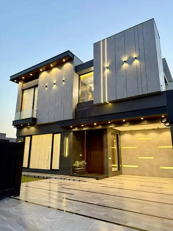 Stunning One Kanal Bungalow for Sale in DHA Lahore with Servant Quarters