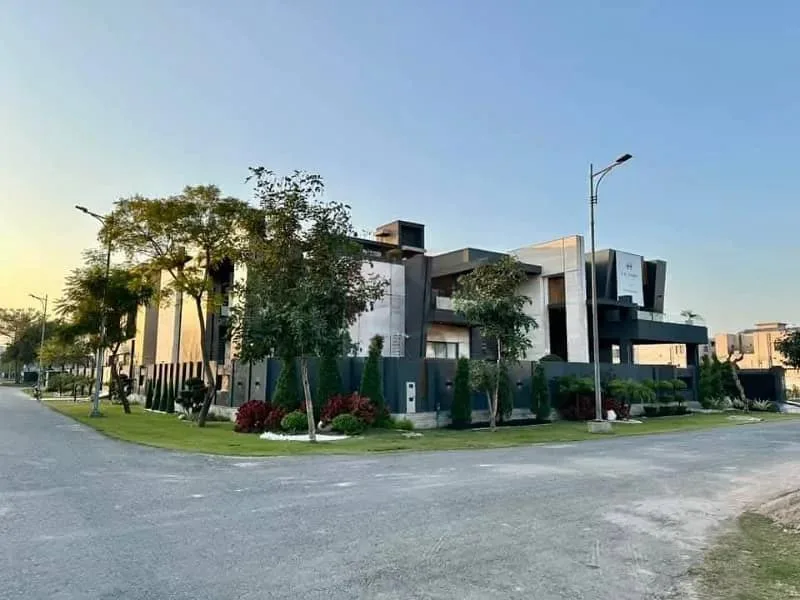 4 Kanal Ultra-Modern Luxury Bungalow with Basement and Pool in DHA Lahore