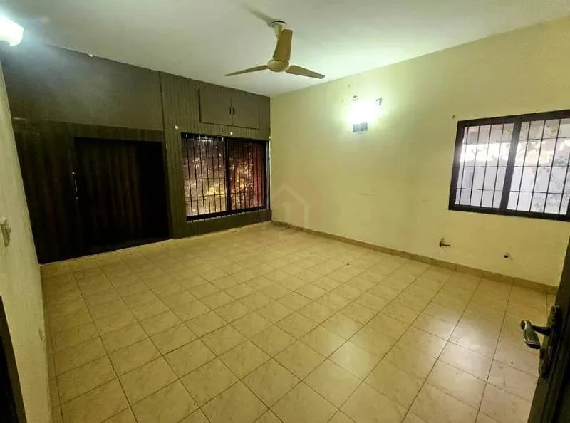 Corner House for Sale in G-6 Islamabad at Investor Price