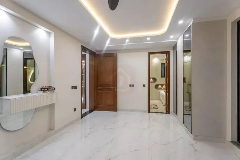 10 Marla House Available Close to Park