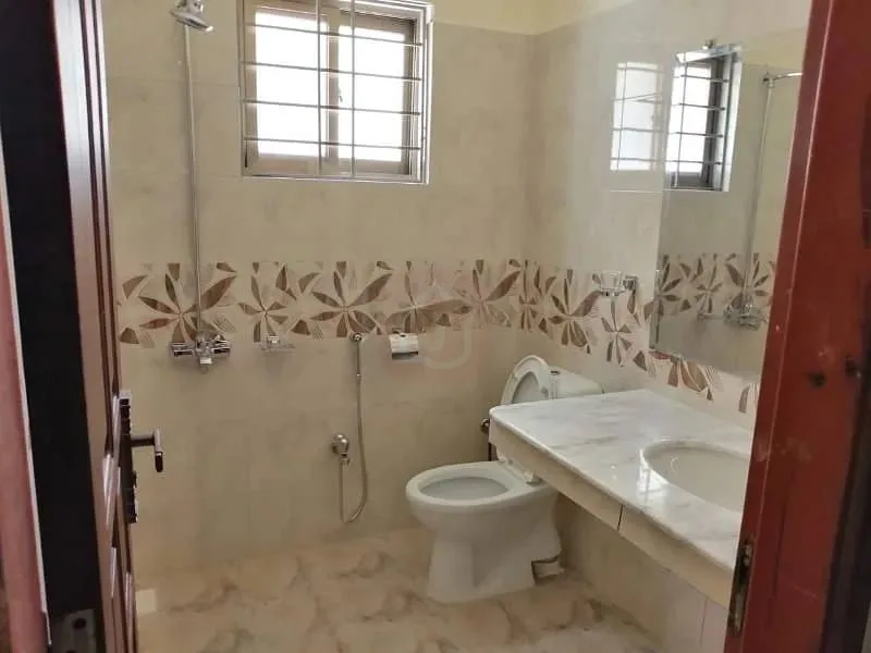 1 Kanal Single Storey House Available for Sale