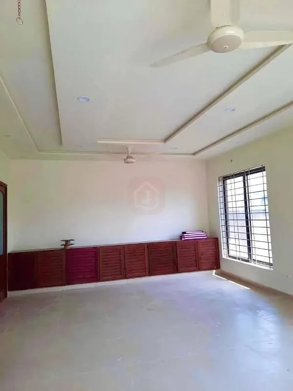 For Sale: 1 Kanal Single Storey House in Multi F-17 Islamabad