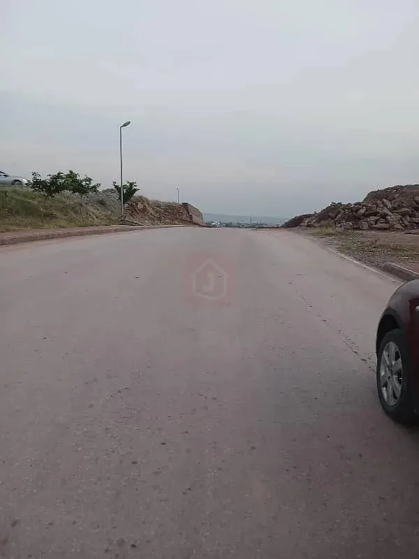 10 Marla Boulevard Plot in Sector F1 for Sale | Back Green Belt View