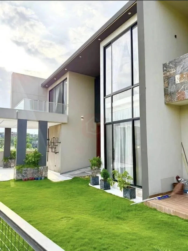 DHA Phase 2 1.5 Kanal Fully Furnished Home