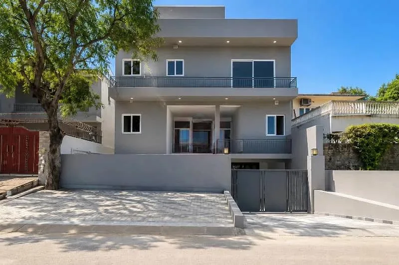 Newly Constructed Independent Three Bedroom House Available for Sale