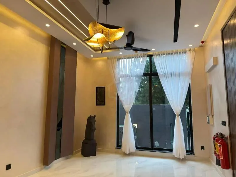 5 Marla Ultra Modern Villa Available for Sale in DHA