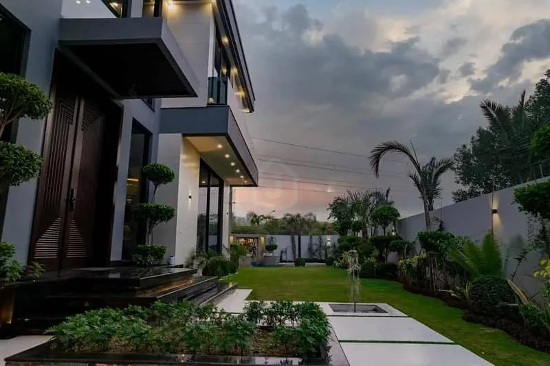 35 Marla Luxury Bungalow for Sale in DHA Lahore, Facing Park