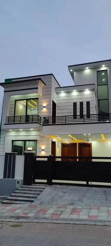 Luxurious 10 Marla Home Available in DHA Phase 5, Islamabad
