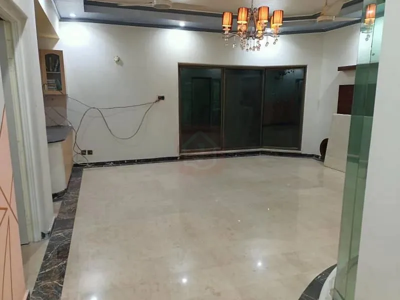 Modern One Kanal Single Storey Bungalow with 3 Bedrooms in DHA Lahore