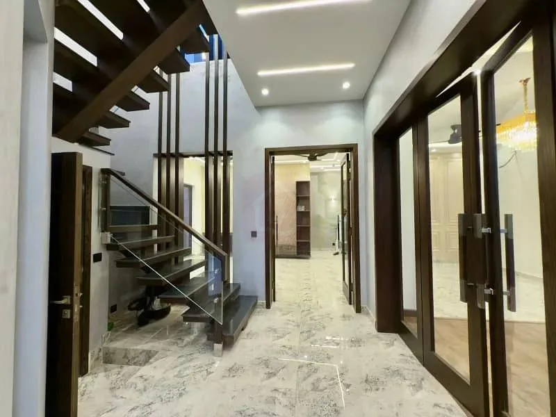 Exquisite 10 Marla Designer Villa Available in DHA Phase 6