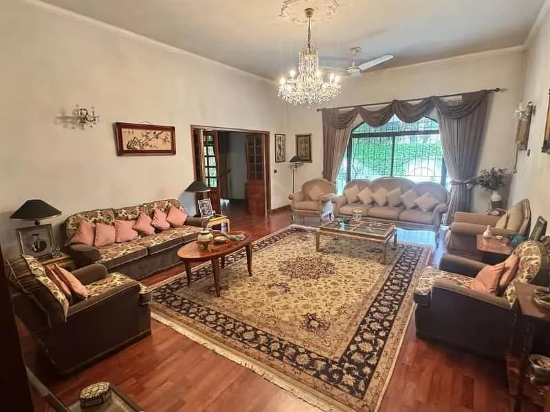 Beautiful 2 Kanal Basement Bungalow for Sale in DHA Lahore