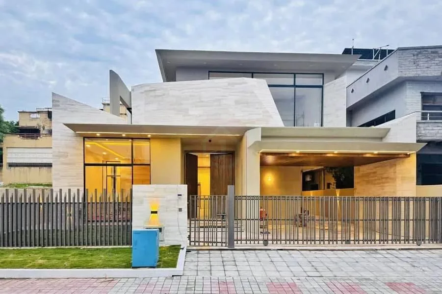 Designer One Kanal House Available in DHA Phase 2