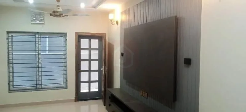 10 Marla Residence Available in Top City 1 - Block D
